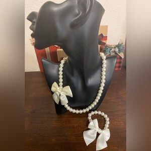 NWOT Beautiful CONSUELA Handcrafted Fresh Water White Pearl Necklace & Bracelet